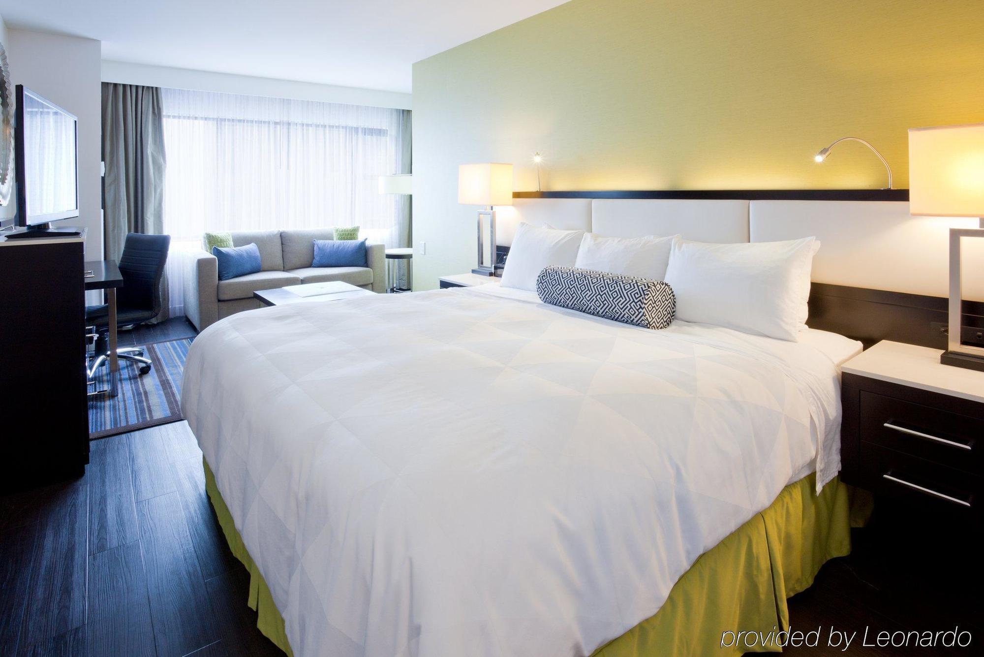 The Hollis Halifax - A Doubletree Suites By Hilton Esterno foto
