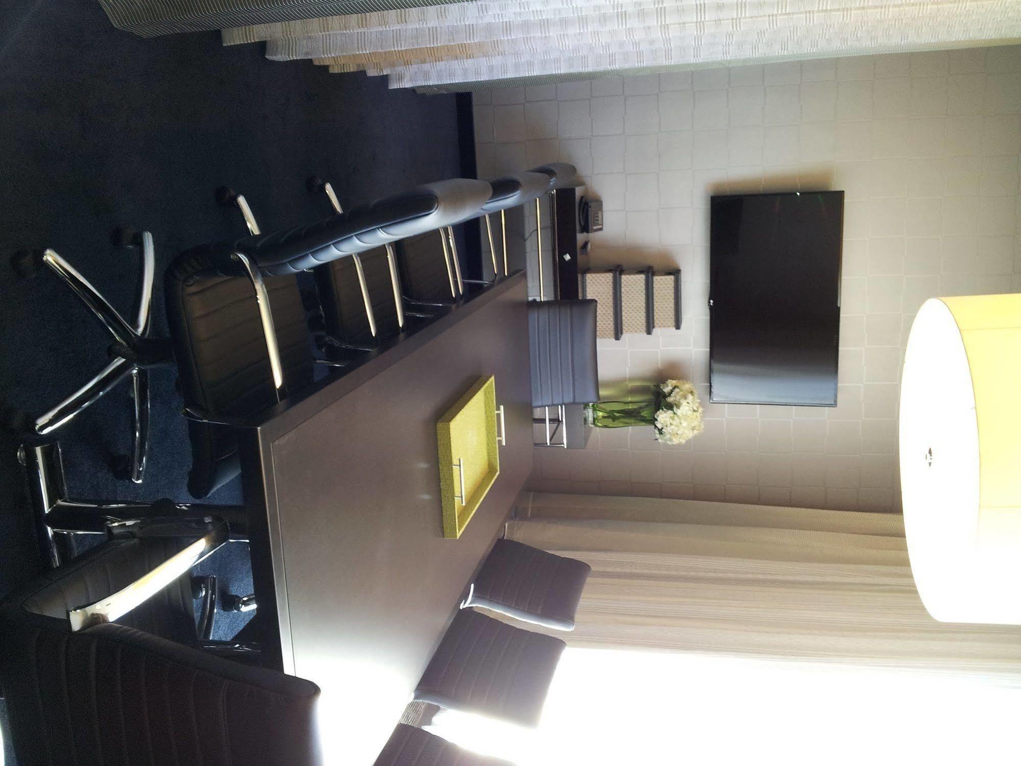 The Hollis Halifax - A Doubletree Suites By Hilton Esterno foto